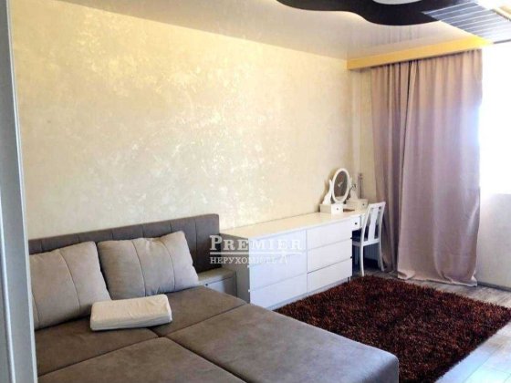 Продам 2-кімнатну квартиру в ЖК Рів'єра-Сіті