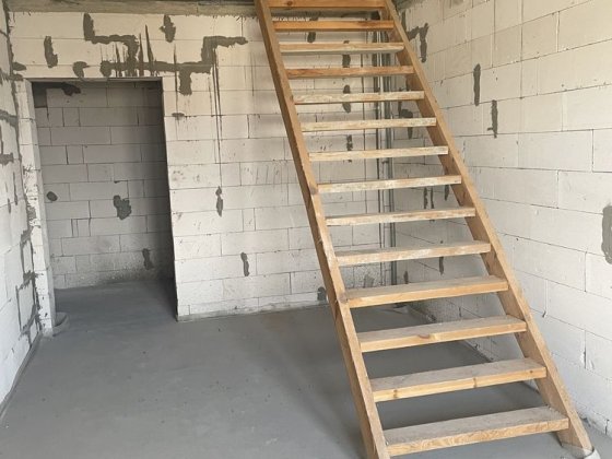 Продам двухъярусную квартиру 2-х комнатная Лески