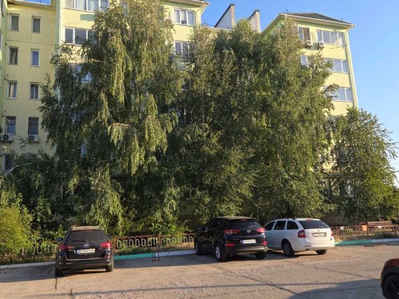 Авангард. 2 ком.кв с гаражом и подвалом ! Авангард