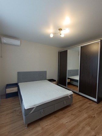 Продам однакомнатнкю квартиру с мебелью и техникой - фото 1