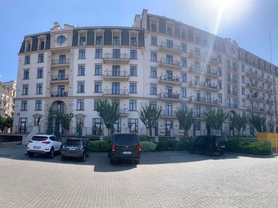 Продам большую квартиру в новом доме в жк Авторский.