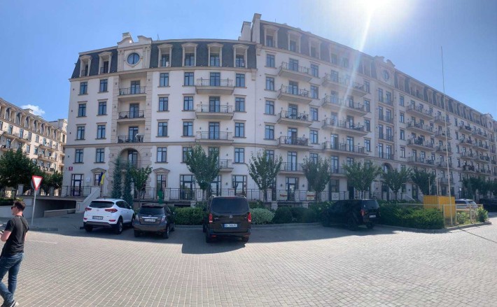 Продам большую квартиру в новом доме в жк Авторский. - фото 1