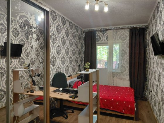 У продажу хороша велика 2-кімнатна квартира. Великодолинське