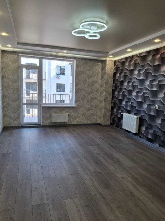 Продам просторную "Евродвушку"квартиру в НОВОМ КОМПЛЕКСЕ на Сахарова - фото 1