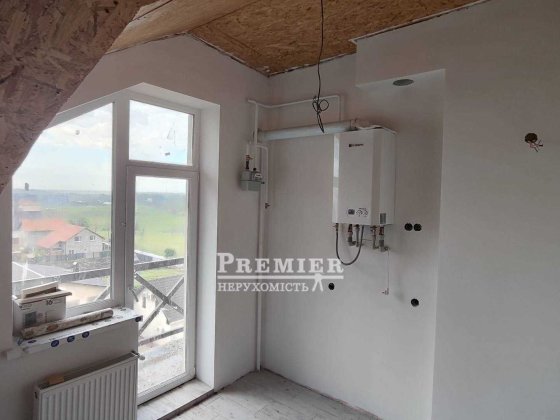 1 кімнатна з ремонтом. Центр 5 хв.  Індивідуальне Газове. Авангард