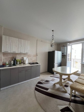 Продам классную новую двухкомнатную ЖК 7 Небо! Новый дом! Сдана! - фото 1