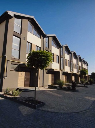 Продам таунхаус в пгт Авангард - фото 1