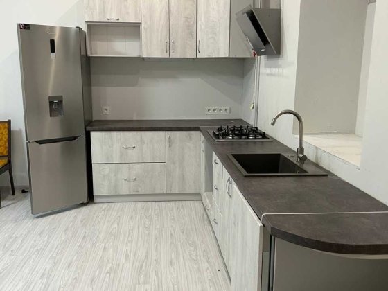 Продам  3-ком. квартиру на земле в Институте Таирова ул. 40 Лет Победы Таїрове