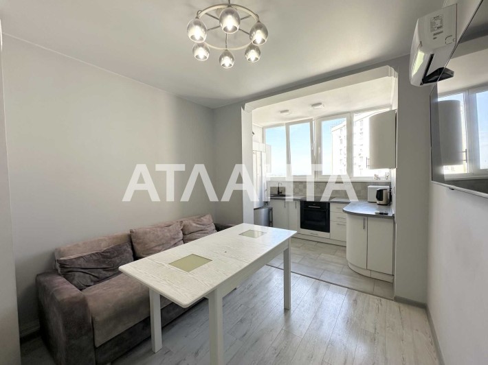 Продам 2-комнатную квартиру с Ремонтом и Мебелью 70м2 ЖК Радужный - фото 1