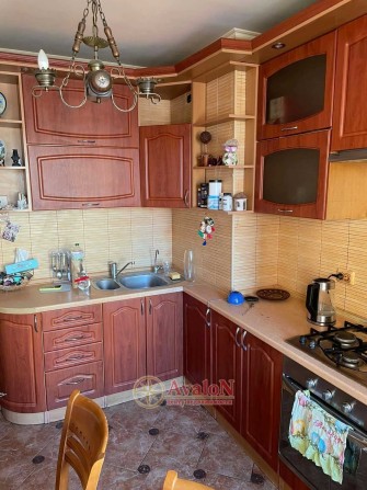 2-х комнатная квартира на Сахарова. Ремонт+мебель+техника. - фото 1