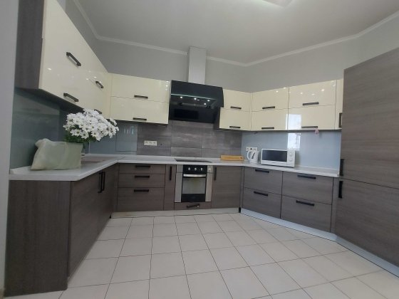 Большая 1-комн квартира в ЖК "3 Жемчужина", Таирово, с гардеробной Лиманка