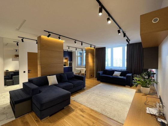 Продаж 3-кімнатної квартири з дизайнерським ремонтом, Київ, вул. Бориса Гмирі, 4 Київ