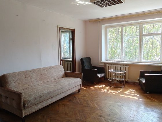 Продам 4-х кімнатну на Браїлках Гожули