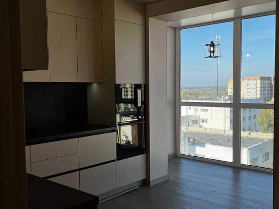 Продаж трикімнатної квартири Вараш