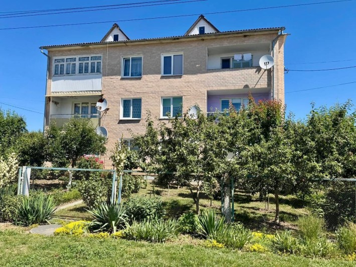 Продається 3-кімнатна квартира з землею, і садом. - фото 1