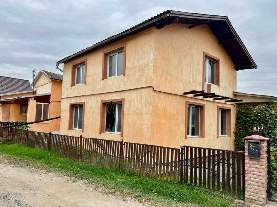 Продається квартира в частині 2-поверхового будинку. Чортків Чертков