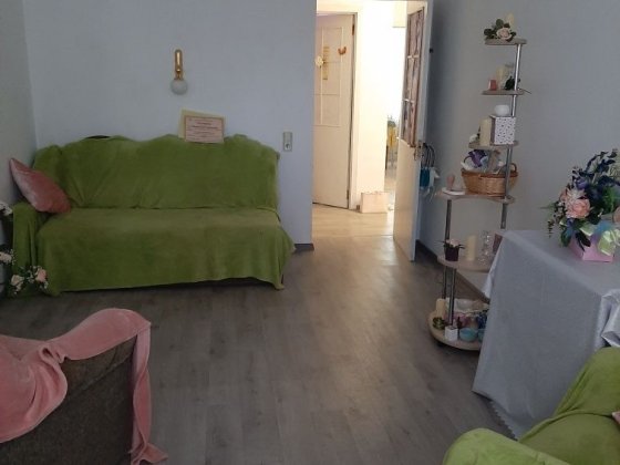 Продам двухкомнатную квартиру под бизнес. Златопіль