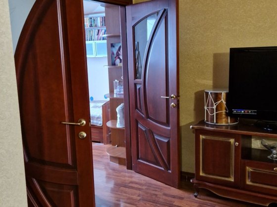 Продам 4х.комнатную Бобровка