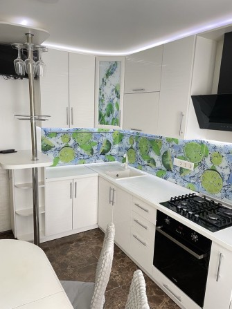 Продається затишна квартира з гаражом та підвалом,Центр міста - фото 1