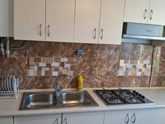 Продам свою 1 комнатную квартиру. 10км от Черновцов. Лужаны