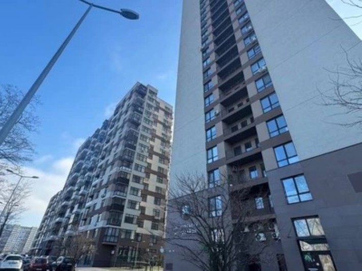 Продаж 3-к квартири вул. Олександра Олеся 9 - фото 1