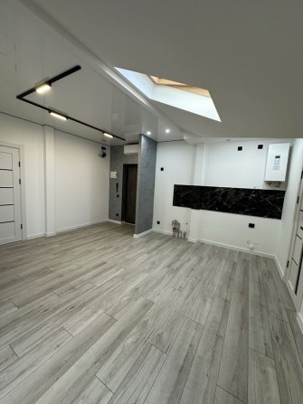 Продам 2 кімнатну квартиру в центрі ЖК Містечко центральне - фото 1