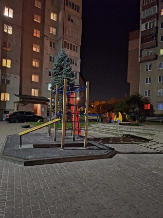 Прод-ся 3 кім кв  , н/б  з ремонтом  на вул Угорницькій - фото 1
