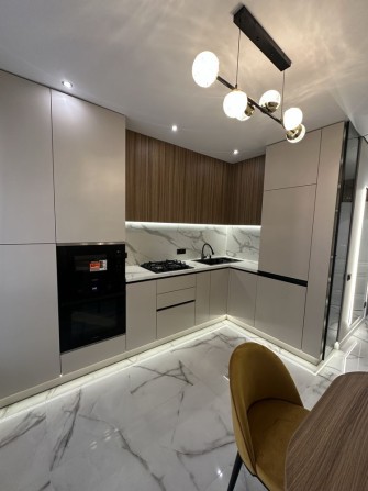 Продам сучасну півторакімнатну квартиру в центрі ЖК Family plaza - фото 1