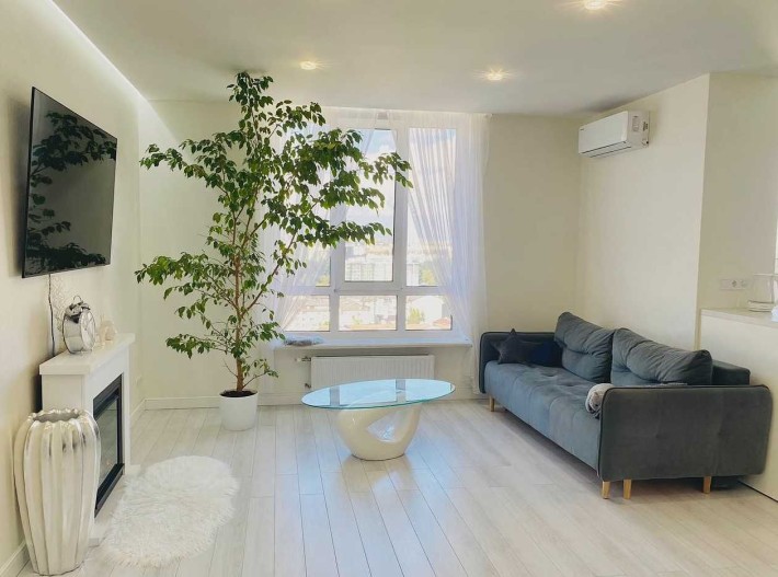 Тепла квартира на закритому поверсі у ЖК Акварелі 2 - фото 1