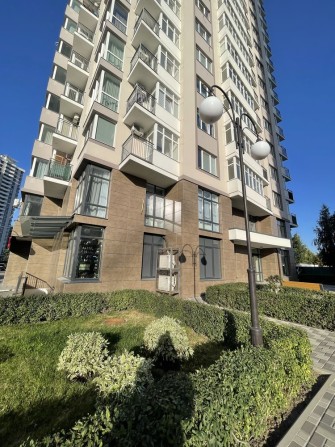 Продам вул.Соборності 20 простору 1кім.кв. з незакінченим ремонтом! - фото 1