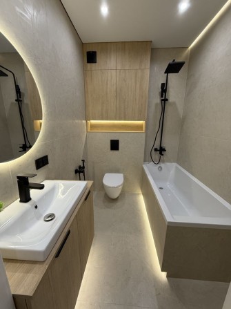 Продам 2-квартиру з якісним ремонтом, меблями і технікою. - фото 1