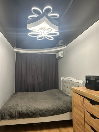 Продам 2 кім квартиру в центрі. Все залиш + гараж! - фото 1