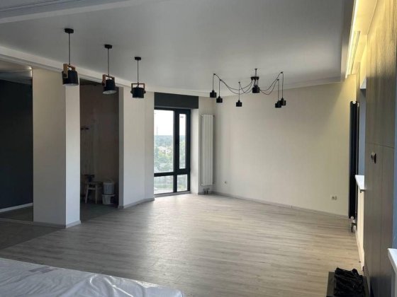 Продам велику 2-кім.квартиру 78 кв.м вул.Шолом-Алейхема, Бровари. TV Бровары