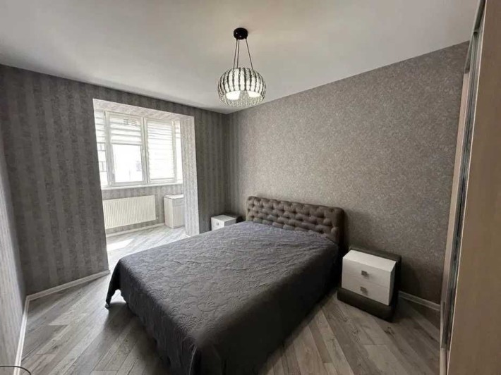 Продається 2-кімнатна квартира у центрі міста, вул. Хотинська - фото 1