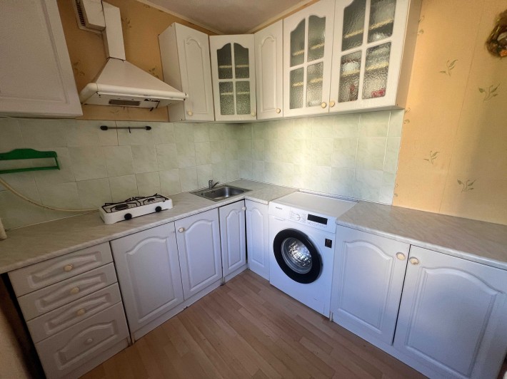 Однокімнатна квартира з ремонтом. Мінімальне оформлення - фото 1