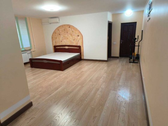 Квартира з євроремонтом першій поверх у центрі міста від власника! Бровари