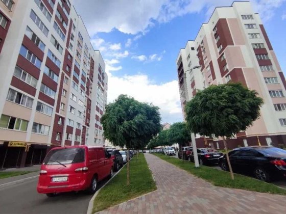 Простора квартира без ремонту 47 кв.м ЖК Вишневі сади, Зданий будинок Вишневе