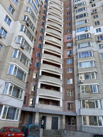 Продам квартиру біля центрального парку Бровари - фото 1