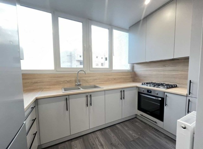 Продаж 1-кімнатної квартири з ремонтом та меблями у м. Вишневе! - фото 1