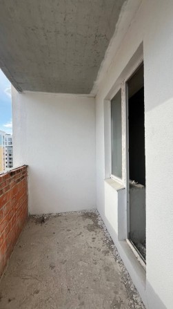 .ГАРНА ЦІНА великої 2к квартири в заселеному районі! - фото 1