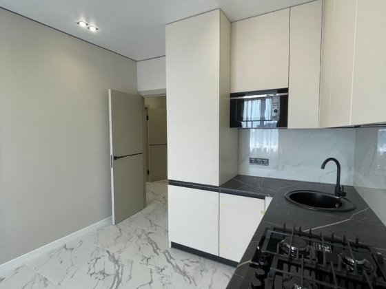 Квартира з ремонтом та меблями / ЖК One House Вишневе