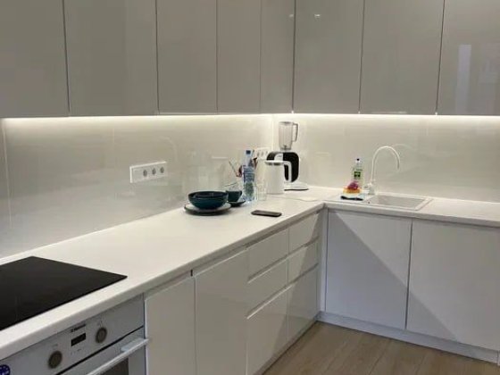 Двокімнатна квартира з ремонтом в центрі Буча