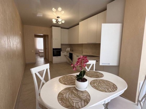 Трикімнатна квартира з ремонтом! 80 м2 по супер ціні! 2% податки!