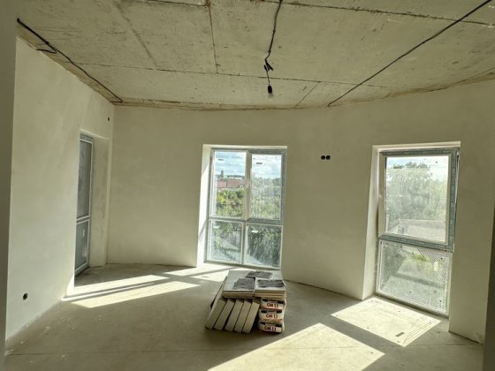 2-КІМНАТНА квартира з частковим ремонтом у ЦЕНТРІ міста! Буча