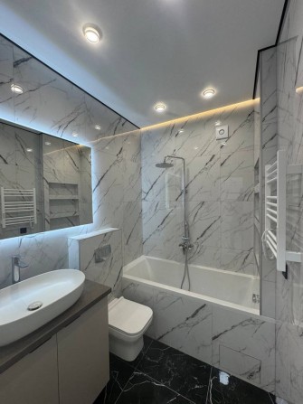 Квартира з якісним ремонтом в ЖК Молодість - фото 1