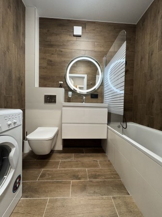 Квартира з новим ремонтом! Власне укриття в будинку! - фото 1