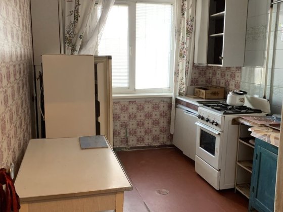 КРЕС. ПРОСТОРА 3 кім.квартира, окремі кімнати, 7 поверх, , дві лоджіі Кривий Ріг