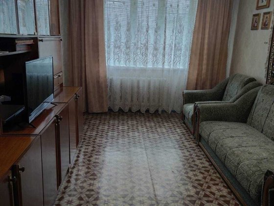 Продам простору квартиру з меблюванням від власника Вечірній бульвар Кривой Рог