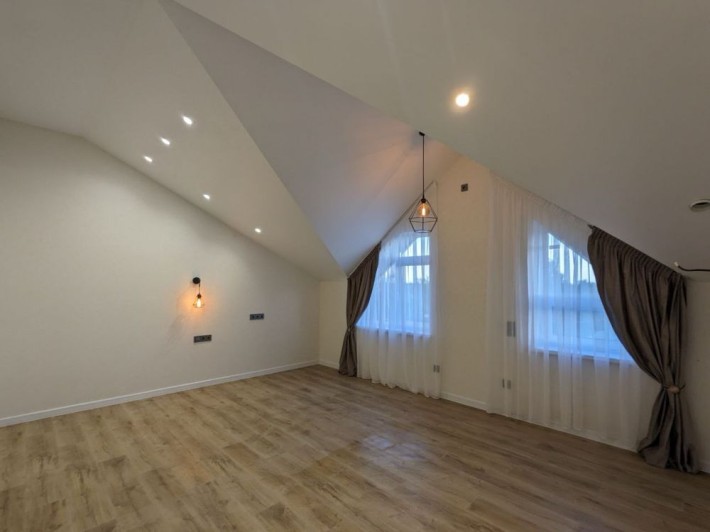 Мансардна квартира, студія/роздільна на вибір флагшток Буча/Ворзель - фото 1