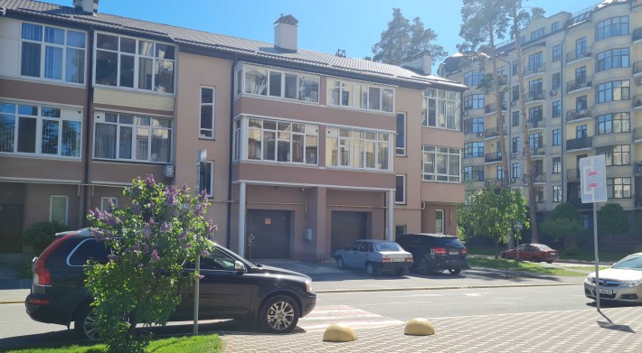 1 кімнатна квартира з гаражем в Бучі - фото 1